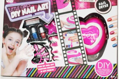 Girls DIY Nail Art